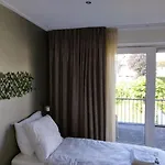 Gasthof Tranquil Retreat - Free American Pancake-guest House *